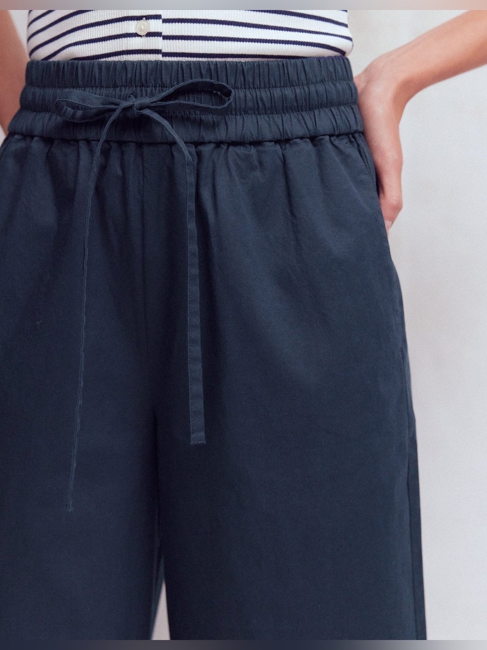 Boden Greenwich Tie Waist Wide Leg Pants in Navy, Size 2 - Picture 2 of 11